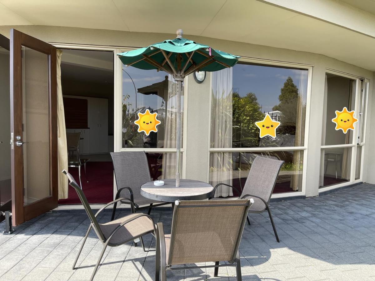 Chantillys Motor Lodge Taupo Exterior foto
